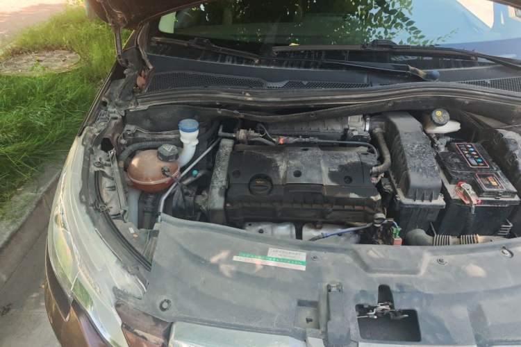 Used Peugeot 2008 2014 1.6L Automatic Trend Edition Engine Bay Right