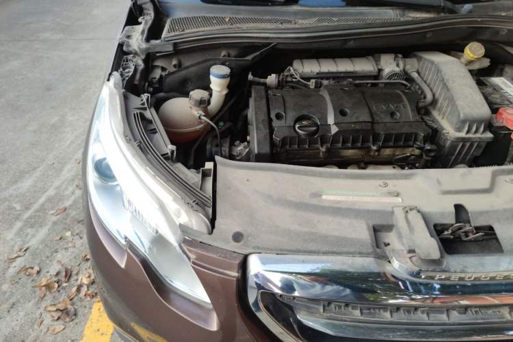 Used Peugeot 2008 2014 1.6L Automatic Fashion Edition Engine Bay Right