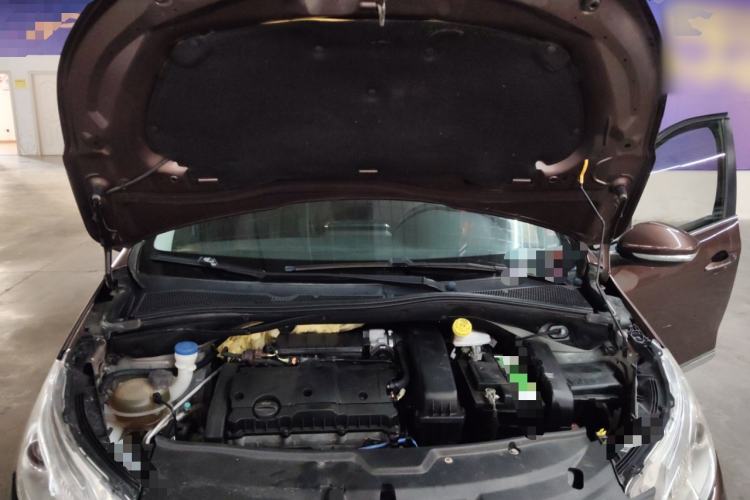Used Peugeot 2008 2014 1.6L Automatic Navigation Edition Engine Bay