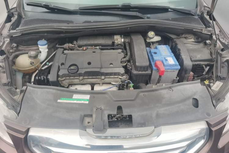 Used Peugeot 2008 2014 1.6L Automatic Fashion Edition Engine Bay