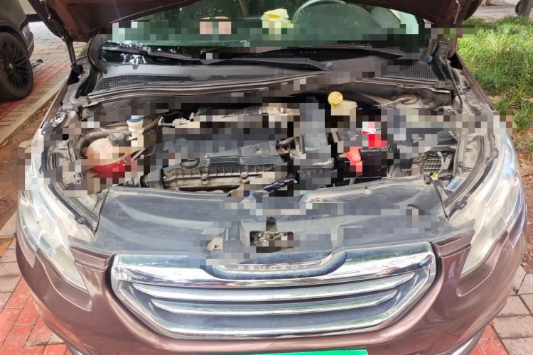 Used Peugeot 2008 2014 1.6L Automatic Fashion Edition Engine Bay