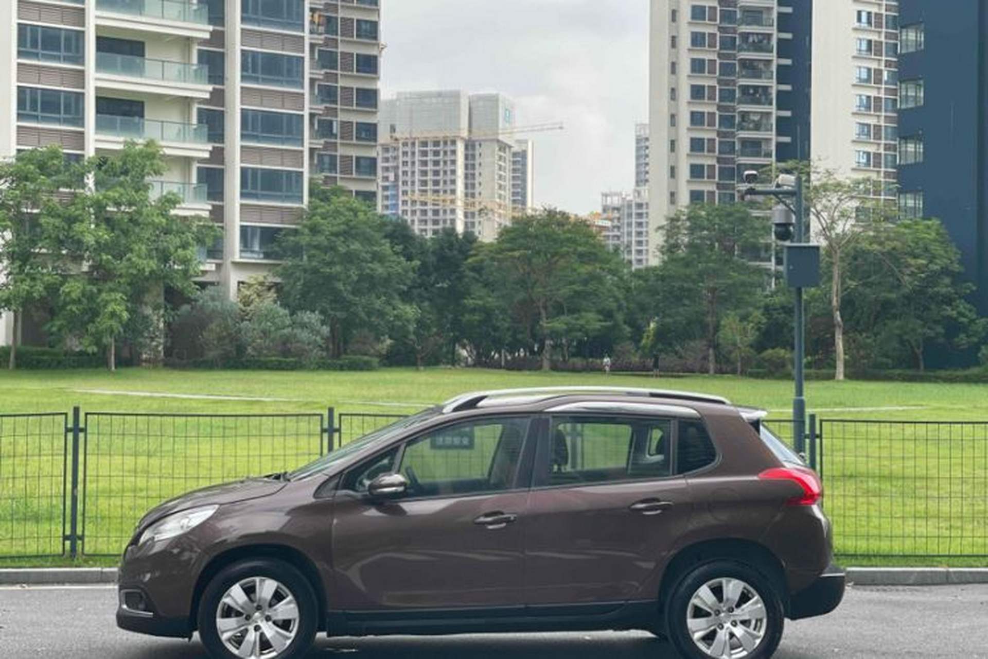 Used Peugeot 2008 2014 1.6L Automatic Fashion Edition Exterior 10