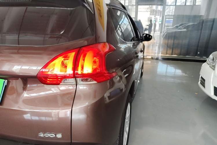 Used Peugeot 2008 2014 1.6L Manual Fashion Edition Exterior 3