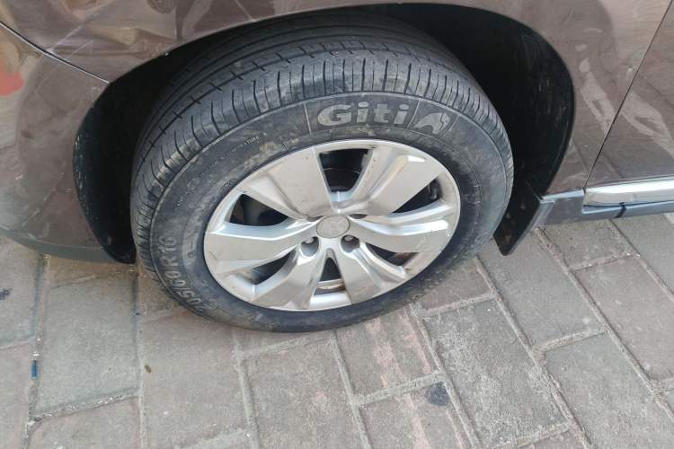 Used Peugeot 2008 2014 1.6L Manual Fashion Edition Exterior 3