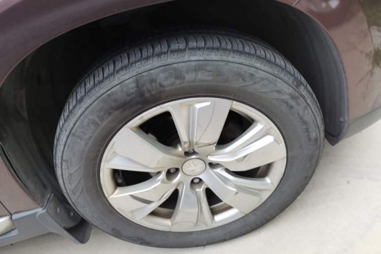 Used Peugeot 2008 2014 1.6L Automatic Fashion Edition Exterior 4