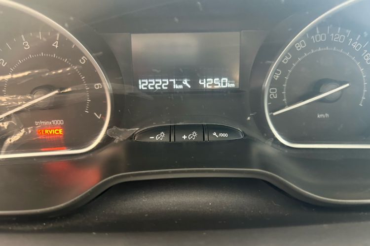 Used Peugeot 2008 2014 1.6L Automatic Fashion Edition Exterior 5