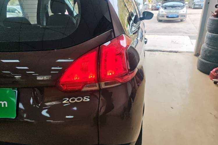 Used Peugeot 2008 2014 1.6L Automatic Trend Edition Exterior 6