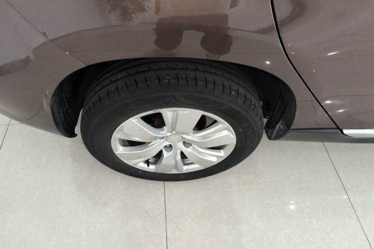 Used Peugeot 2008 2014 1.6L Automatic Fashion Edition Exterior 8