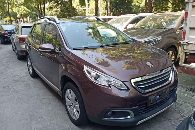 Used Peugeot 2008 2014 1.6L Manual Fashion Edition Front Right 45 Deg