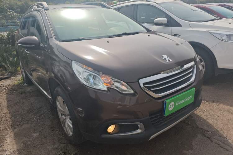 Used Peugeot 2008 2014 1.6L Automatic Fashion Edition Front Right 45 Deg