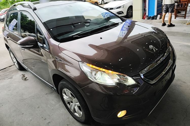 Used Peugeot 2008 2014 1.6L Automatic Trend Edition Front Right 45 Deg