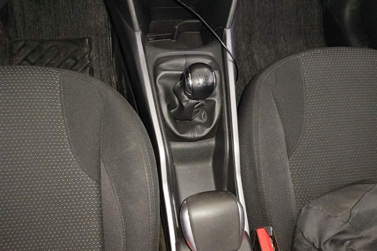 Used Peugeot 2008 2014 1.6L Manual Fashion Edition Gear Lever