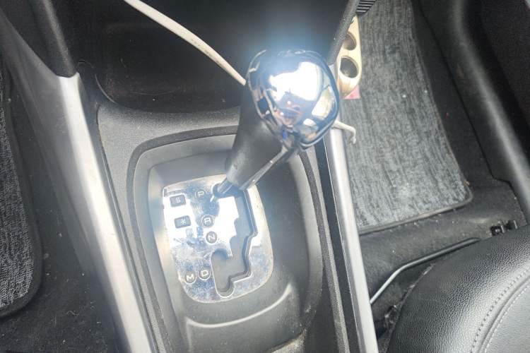 Used Peugeot 2008 2014 1.6L Automatic Trend Edition Gear Lever