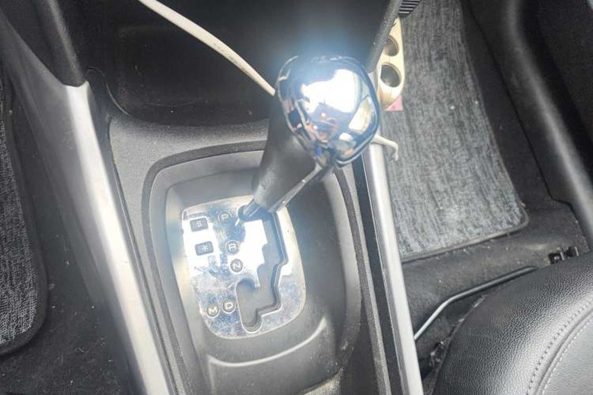 Used Peugeot 2008 2014 1.6L Automatic Trend Edition Gear Lever