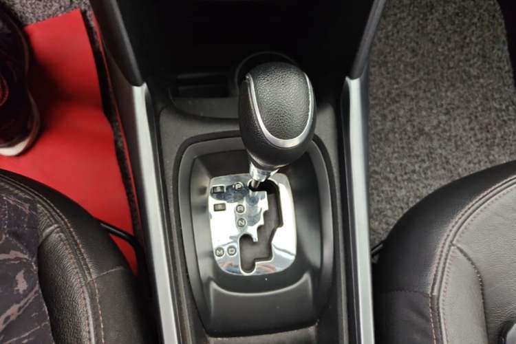 Used Peugeot 2008 2014 1.6L Automatic Navigation Edition Gear Lever