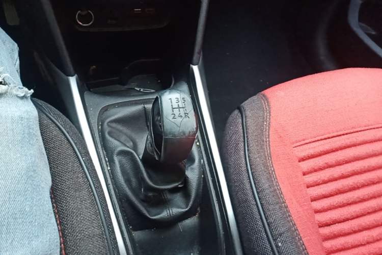 Used Peugeot 2008 2014 1.6L Manual Fashion Edition Gear Lever
