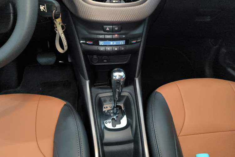 Used Peugeot 2008 2014 1.6L Automatic Fashion Edition Gear Lever