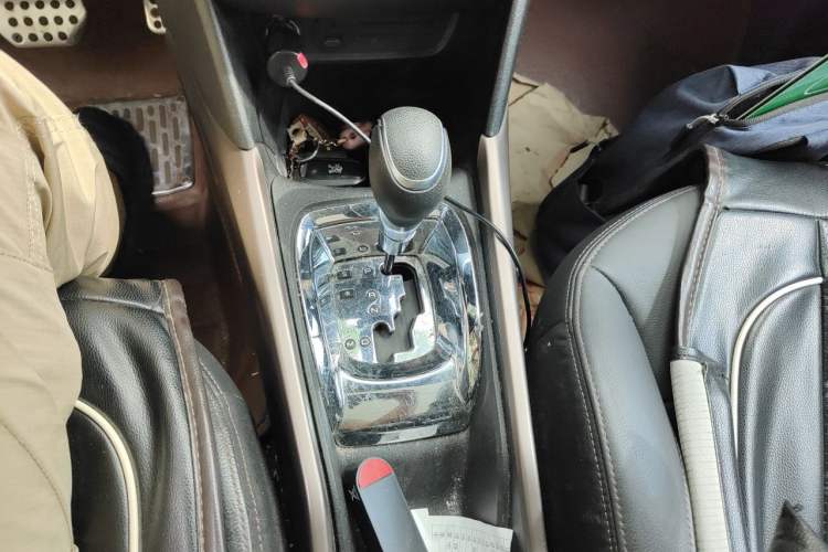 Used Peugeot 2008 2014 1.6L Automatic Navigation Edition Gear Lever