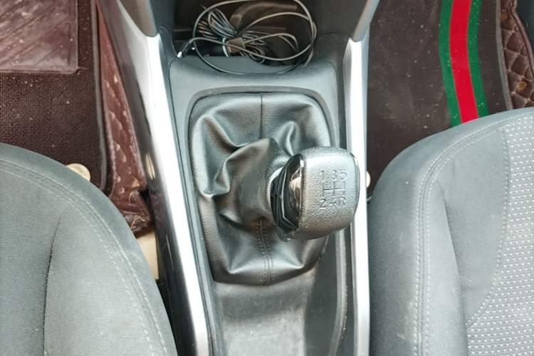 Used Peugeot 2008 2014 1.6L Manual Fashion Edition Gear Lever