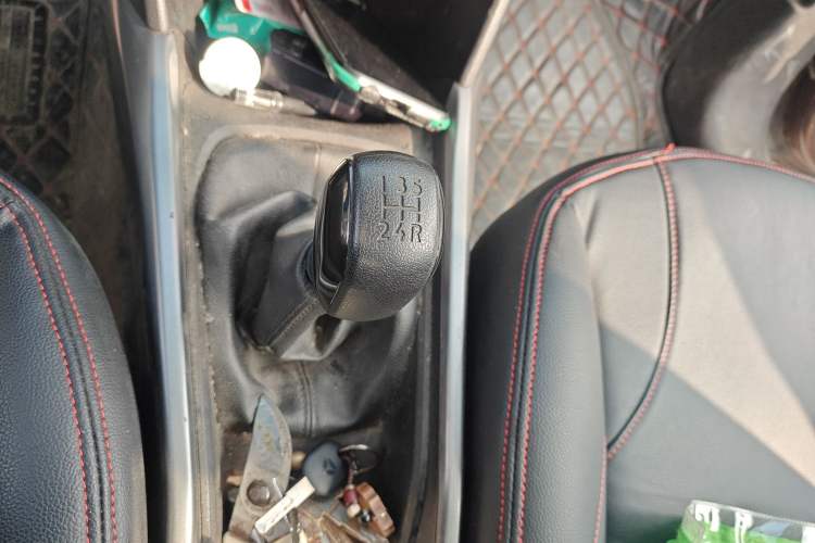 Used Peugeot 2008 2014 1.6L Manual Fashion Edition Gear Lever