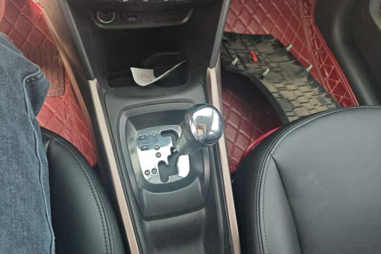 Used Peugeot 2008 2014 1.6L Automatic Fashion Edition Gear Lever