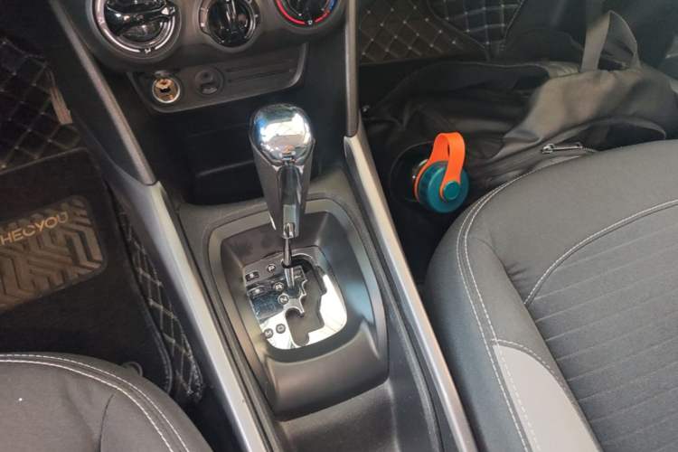 Used Peugeot 2008 2014 1.6L Automatic Trend Edition Gear Lever
