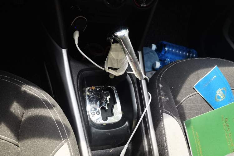 Used Peugeot 2008 2014 1.6L Automatic Trend Edition Gear Lever