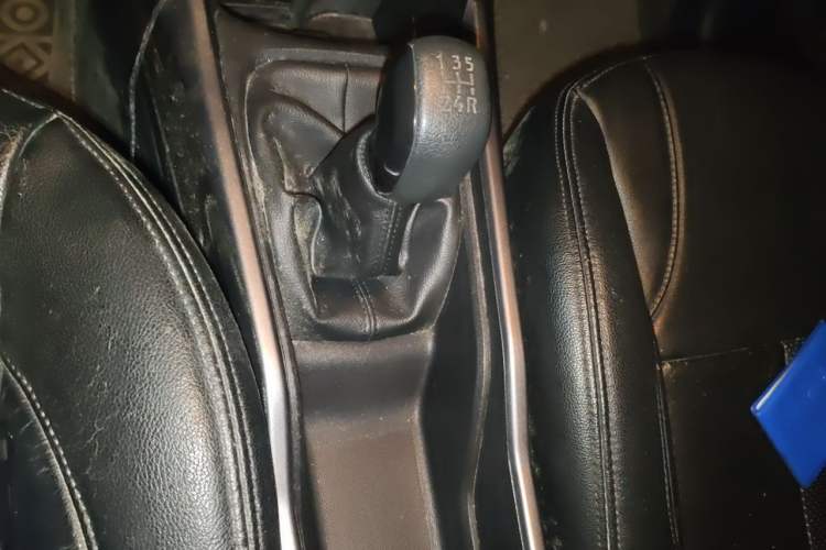 Used Peugeot 2008 2014 1.6L Manual Fashion Edition Gear Lever
