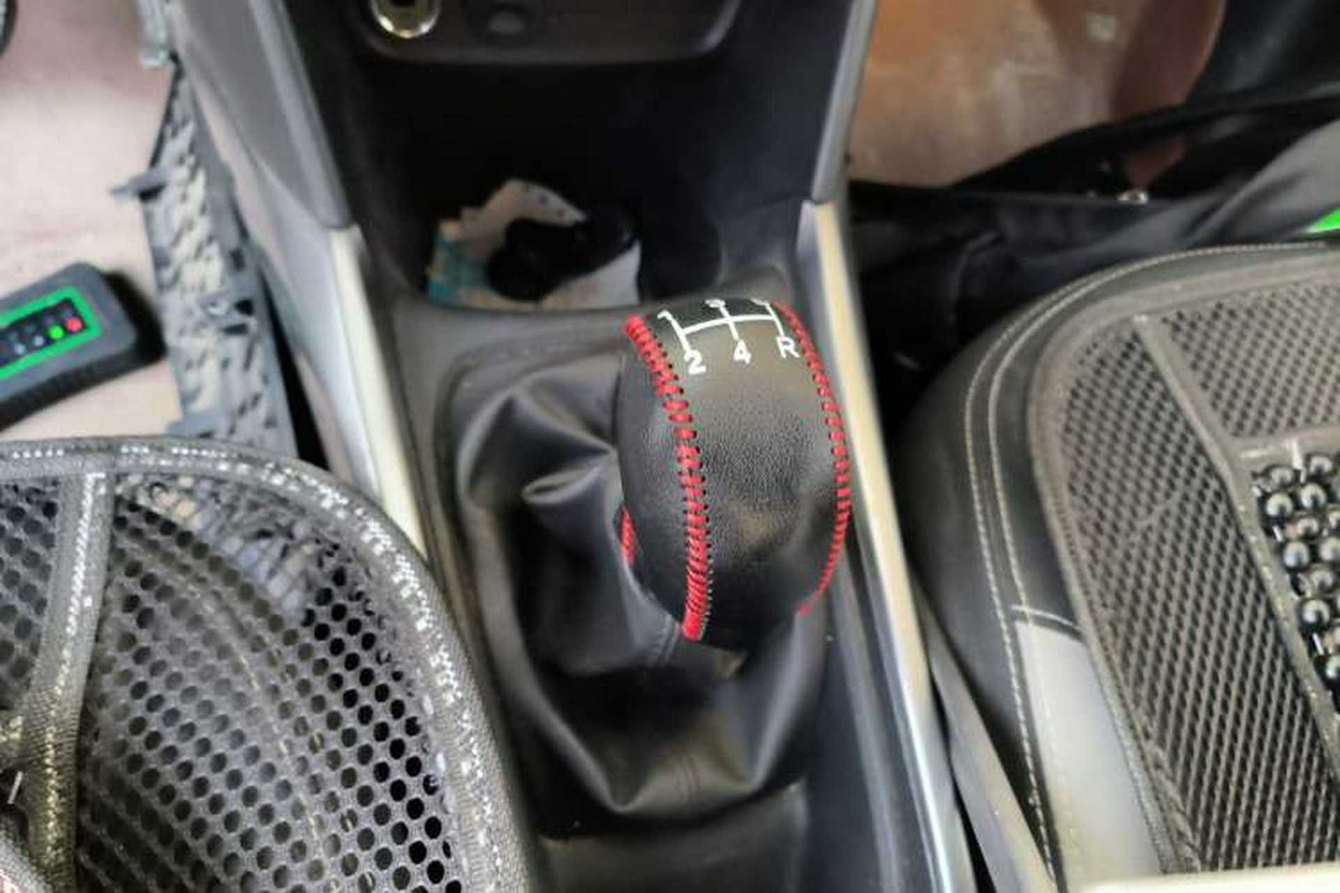 Used Peugeot 2008 2014 1.6L Manual Trend Edition Gear Lever