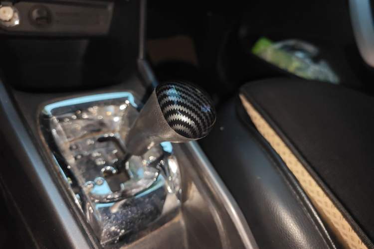 Used Peugeot 2008 2014 1.6L Automatic Trend Edition Gear Lever