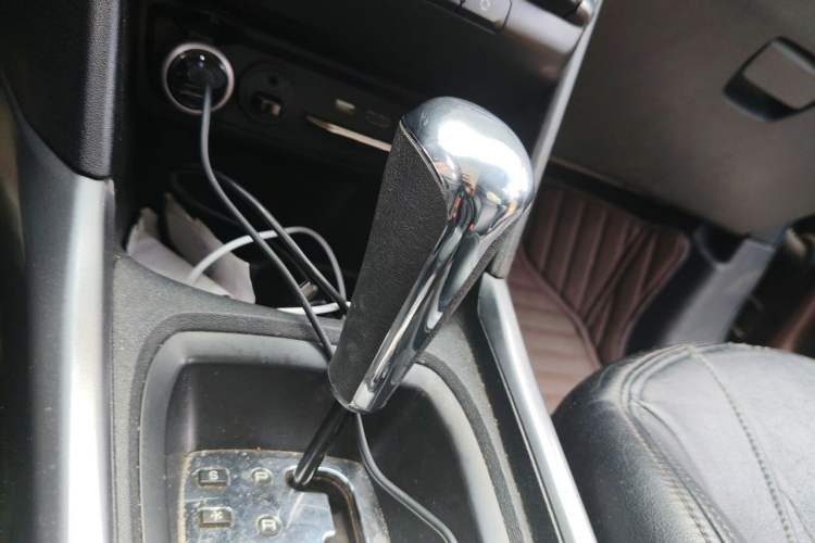 Used Peugeot 2008 2014 1.6L Automatic Fashion Edition Gear Lever