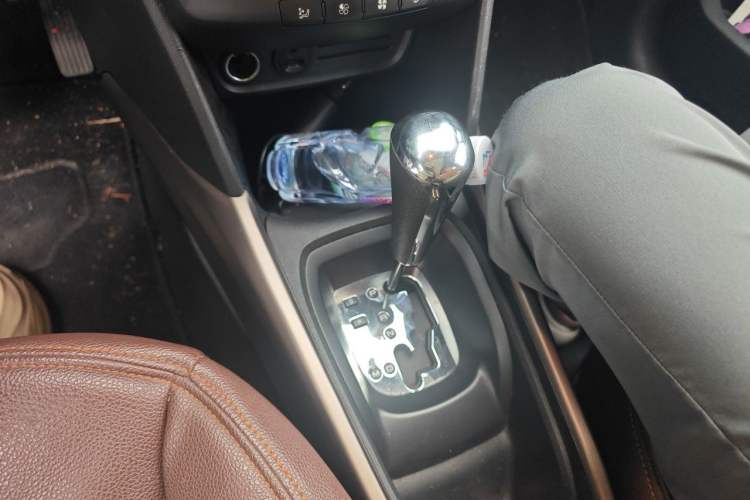 Used Peugeot 2008 2014 1.6L Automatic Fashion Edition Gear Lever