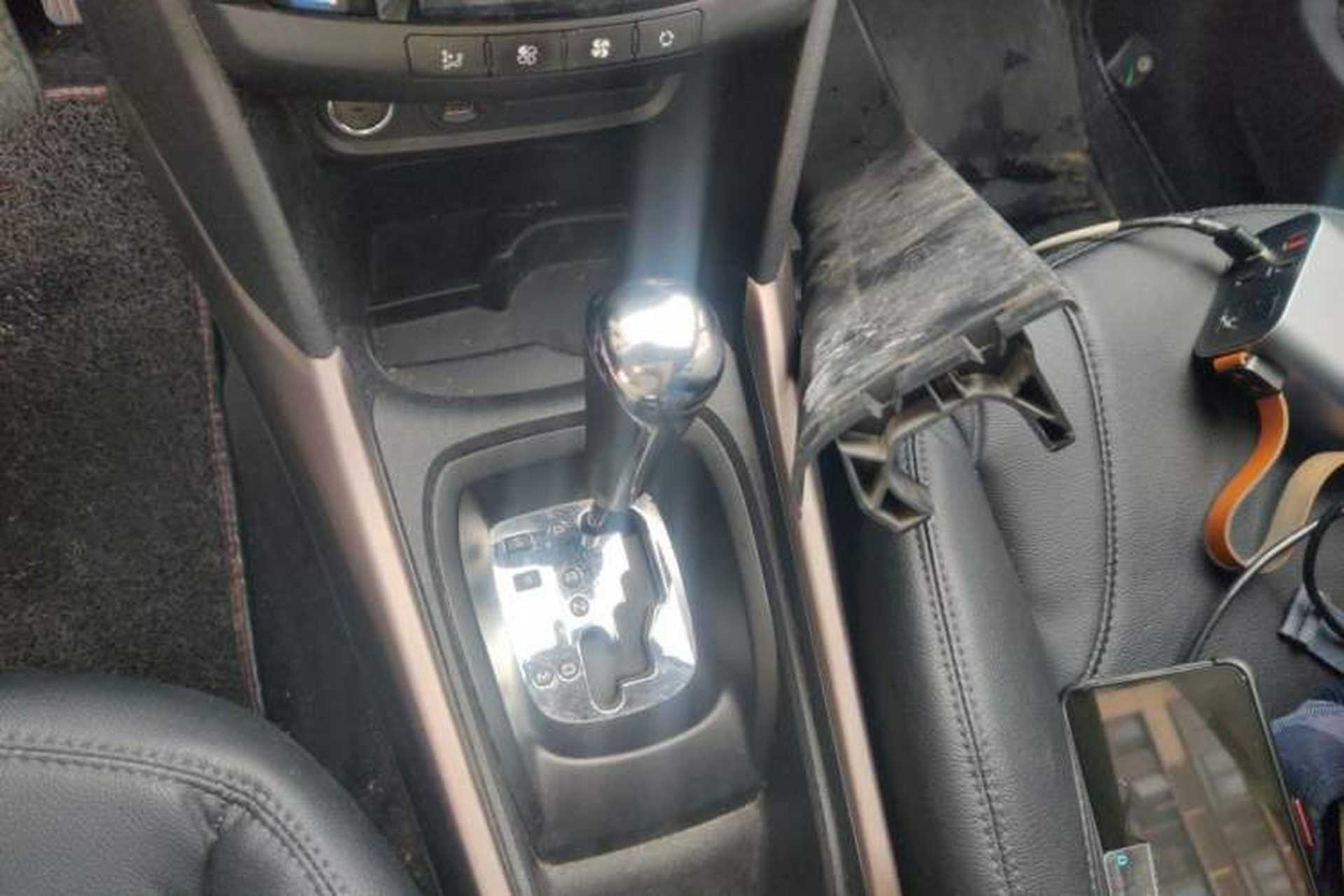 Used Peugeot 2008 2014 1.6L Automatic Fashion Edition Gear Lever