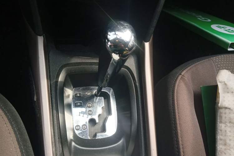 Used Peugeot 2008 2014 1.6L Automatic Fashion Edition Gear Lever