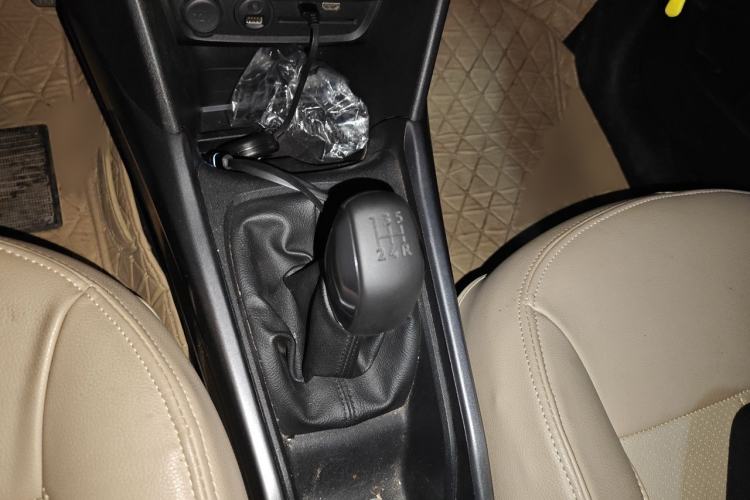 Used Peugeot 2008 2014 1.6L Manual Fashion Edition Gear Lever