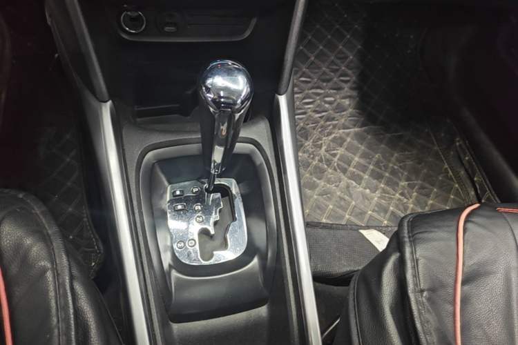Used Peugeot 2008 2014 1.6L Automatic Fashion Edition Gear Lever