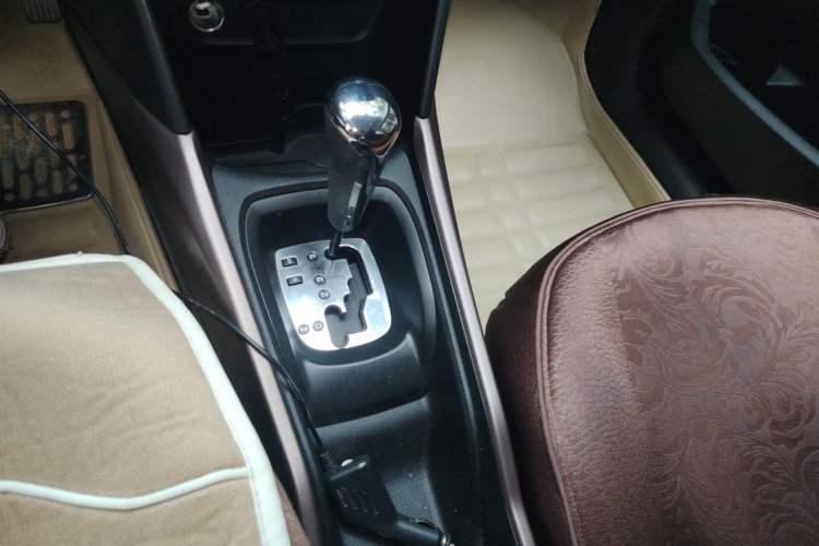 Used Peugeot 2008 2014 1.6L Automatic Fashion Edition Gear Lever