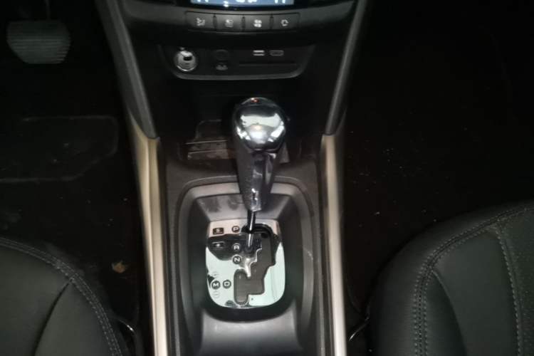 Used Peugeot 2008 2014 1.6L Automatic Fashion Edition Gear Lever