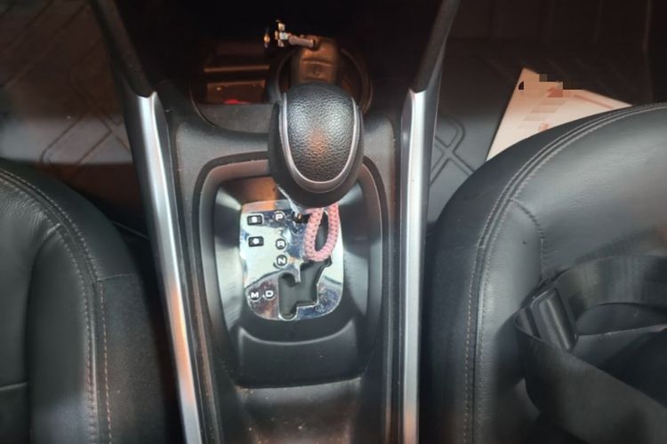 Used Peugeot 2008 2014 1.6L Automatic Navigation Edition Gear Lever