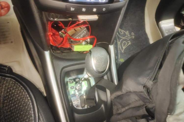 Used Peugeot 2008 2014 1.6L Automatic Fashion Edition Gear Lever