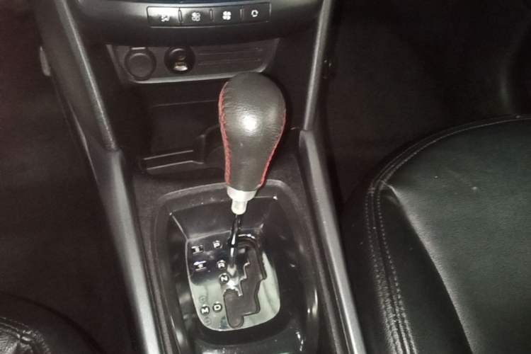 Used Peugeot 2008 2014 1.6L Automatic Fashion Edition Gear Lever