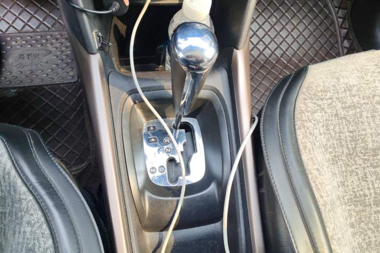 Used Peugeot 2008 2014 1.6L Automatic Fashion Edition Gear Lever