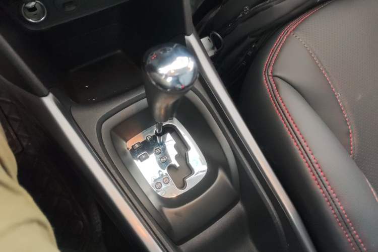 Used Peugeot 2008 2014 1.6L Automatic Trend Edition Gear Lever