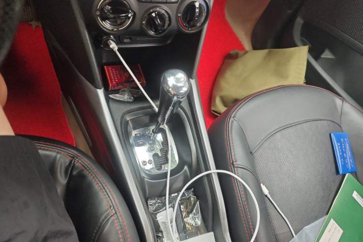 Used Peugeot 2008 2014 1.6L Automatic Trend Edition Gear Lever