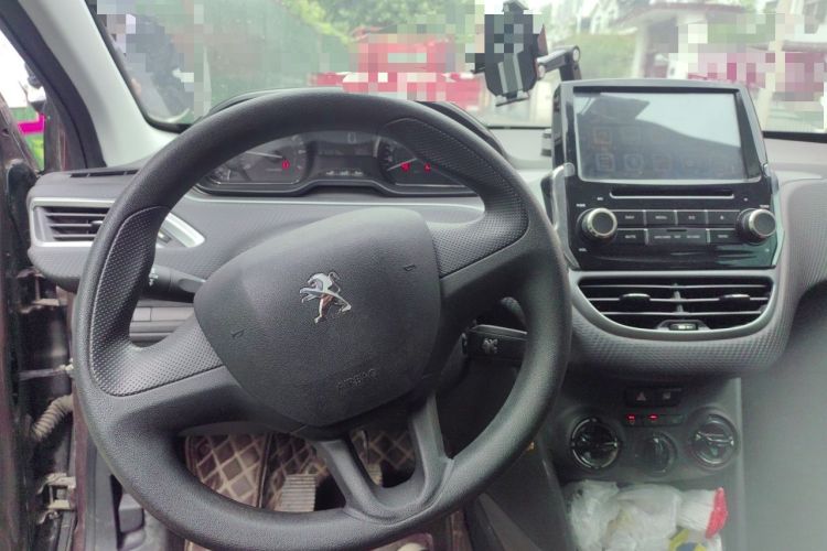 Used Peugeot 2008 2014 1.6L Manual Trend Edition Gear Lever