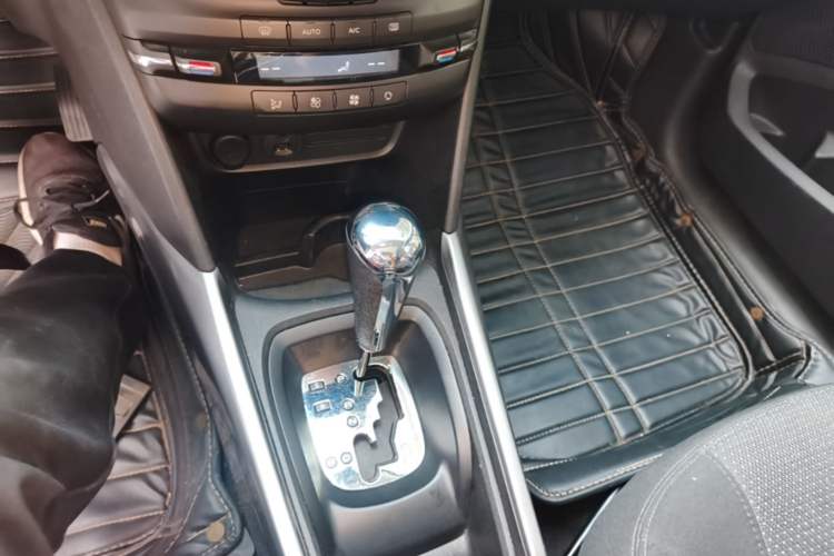 Used Peugeot 2008 2014 1.6L Automatic Fashion Edition Gear Lever