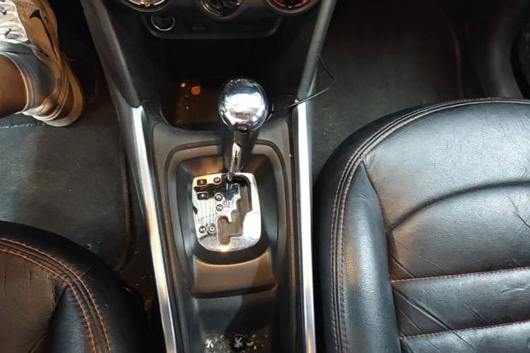 Used Peugeot 2008 2014 1.6L Automatic Trend Edition Gear Lever