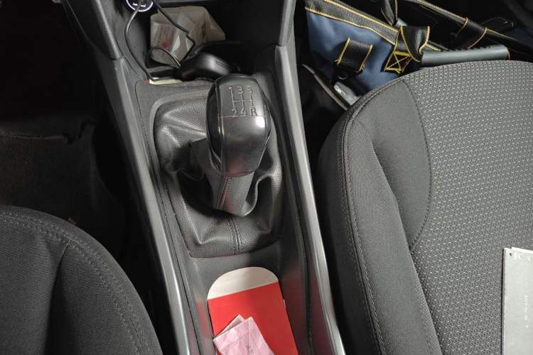Used Peugeot 2008 2014 1.6L Manual Fashion Edition Gear Lever