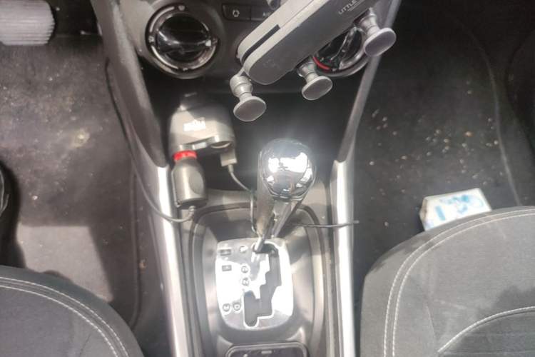 Used Peugeot 2008 2014 1.6L Automatic Trend Edition Gear Lever