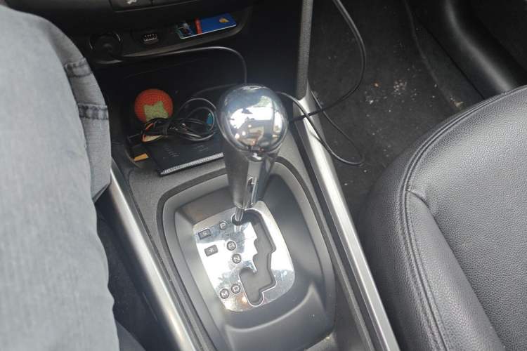 Used Peugeot 2008 2014 1.6L Automatic Fashion Edition Gear Lever